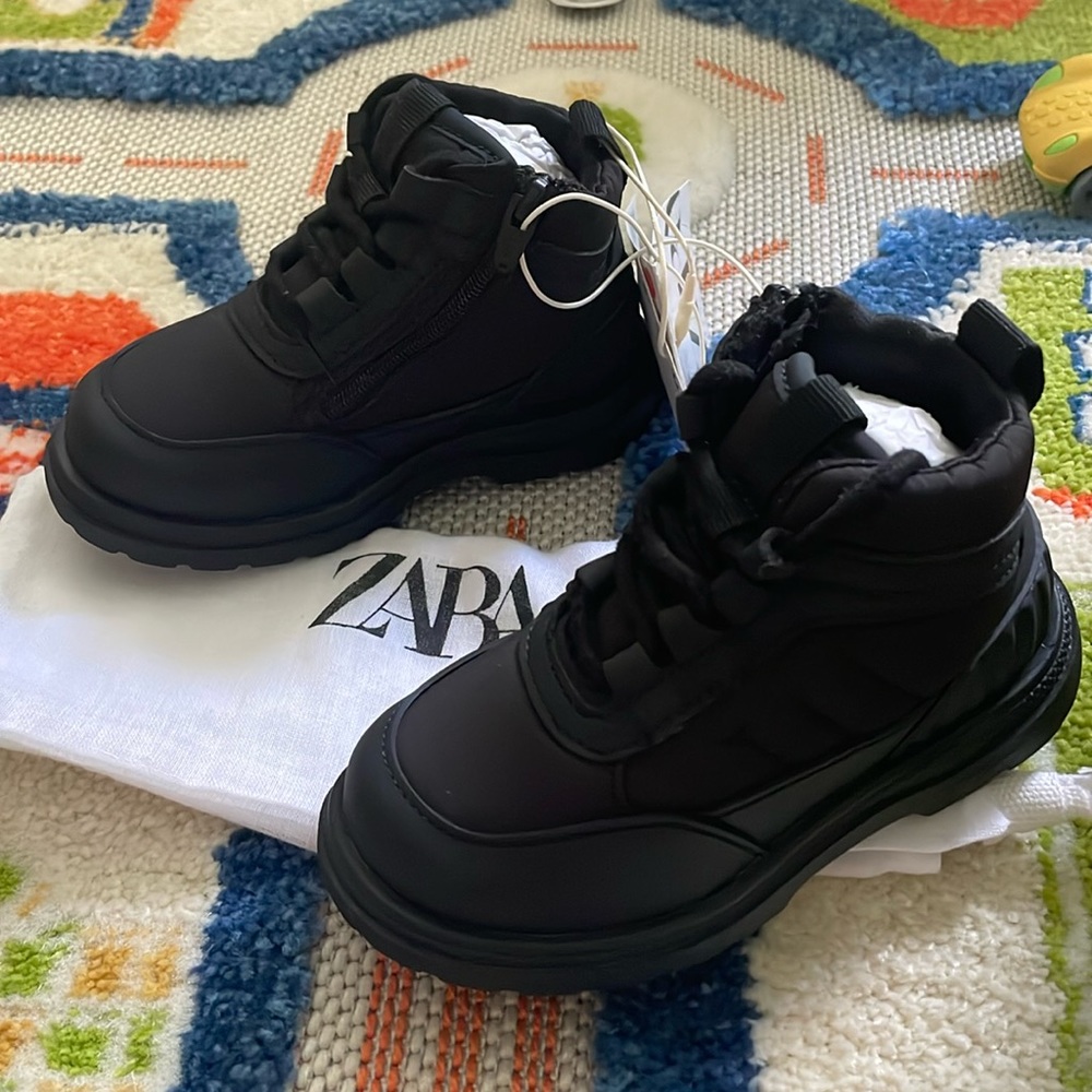 Kids Black sneaker boot 5.5
